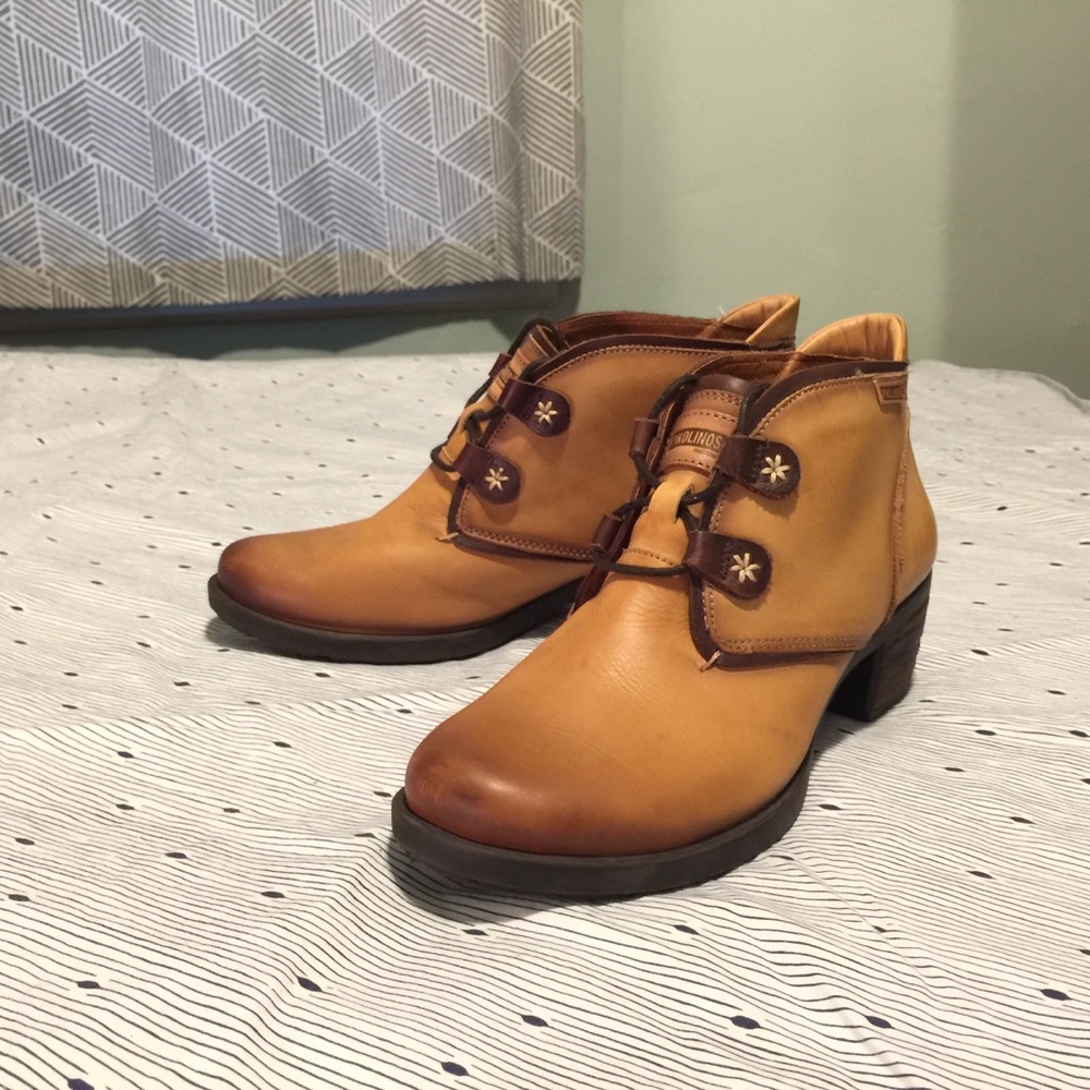 Pikolinos ankle boots